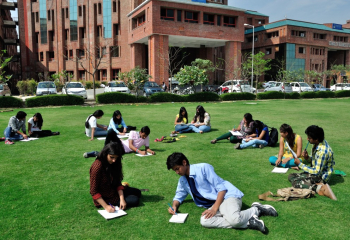 Sharda University, Greater Noida | Location and Infrastructure| Highlights| Courses and Specializations| Faculties| Admission Process| Fee Structure| Eligibility Criteria